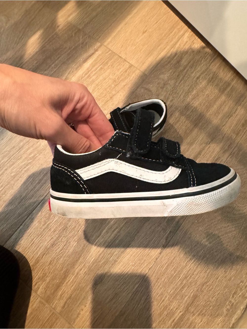 Vans Kids Black & White Velcro Low-Top Sneakers